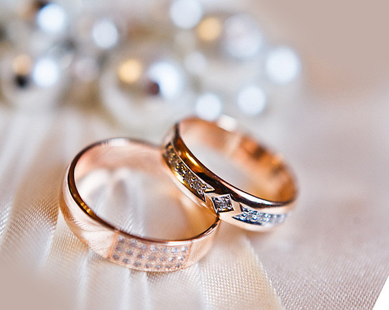 gold wedding rings